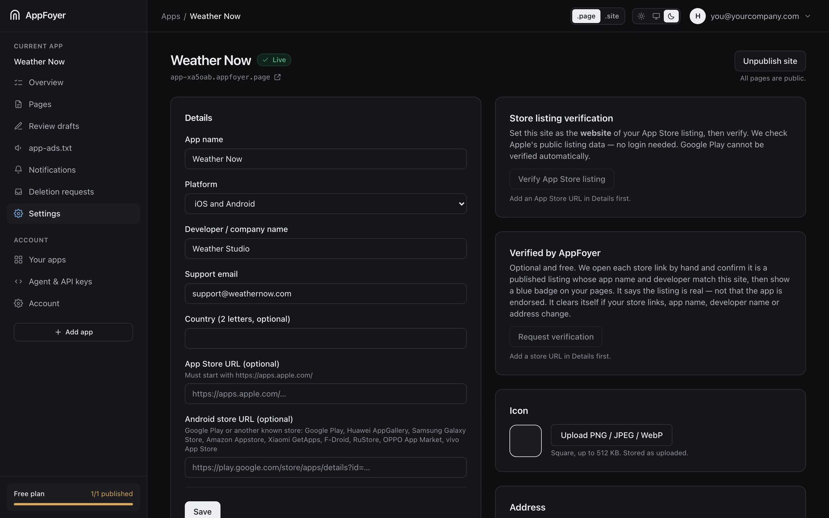 Les réglages de l'app : nom, nom du développeur, e-mail de support, URL des fiches des stores et adresse du site.